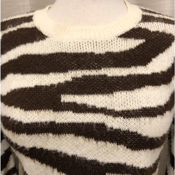 Wild Fable Women’s Zebra Print Oversized Sweater - Picture 2 of 7